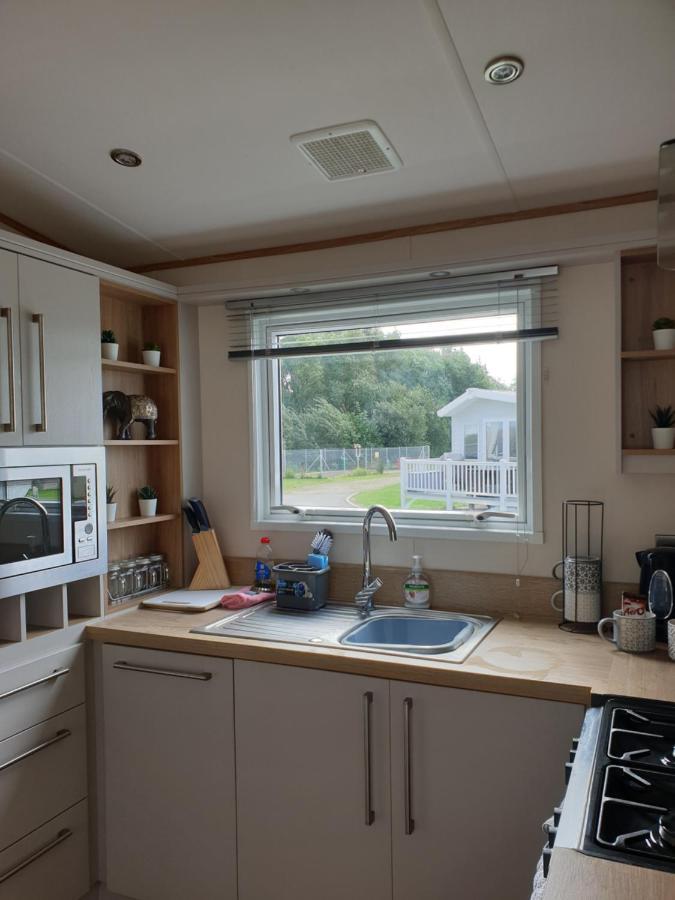 Luxury Tattersall Lakes Hot Tub Staycation 6 Berth Luxury Caravan Таттершелл Екстер'єр фото